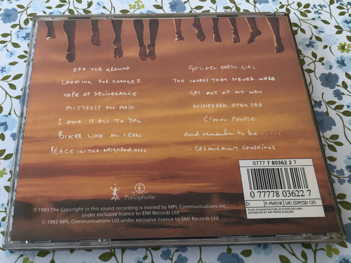 Paul-McCartney-off-the-ground_B_16 Paul McCartney off the ground