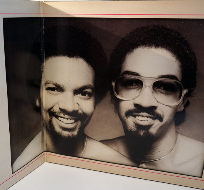 LP-271C The Brothers Johnson – Light Up The Night