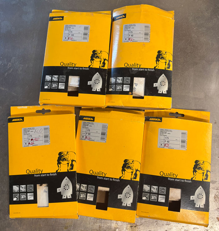 Sandpapir med 8 huller