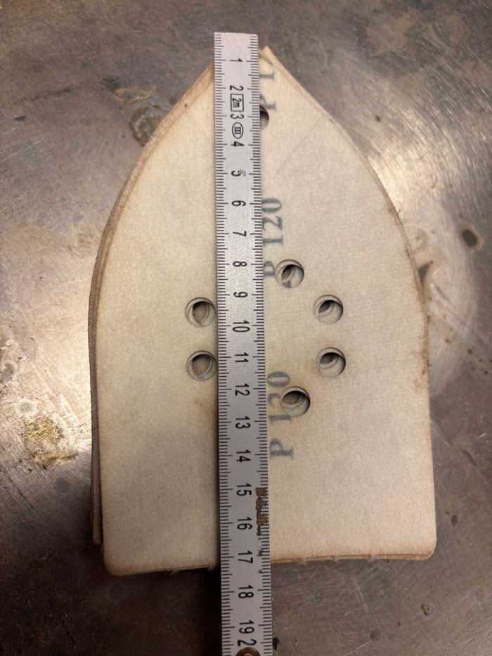 Sandpapir med 8 huller