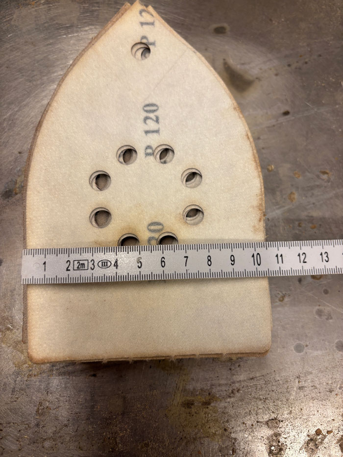 Sandpapir med 8 huller