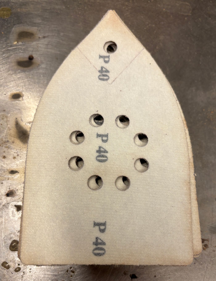 Sandpapir med 8 huller