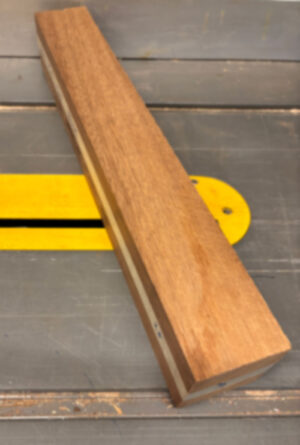 Iroko 450 x 72 x 64