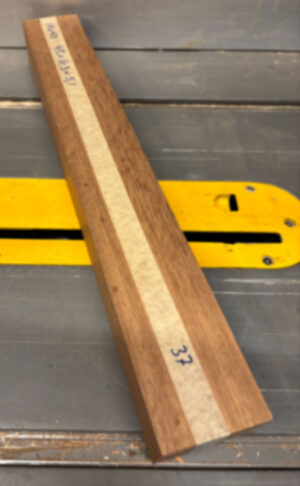 Iroko 450 x 63 x 51