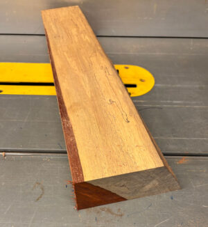 Padauk 401 x 124/92 x 64