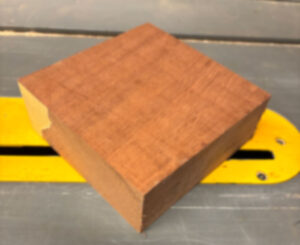 Sapele 136 x 136 x 50