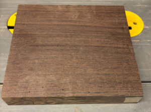 Wenge 250 x 235 x 40